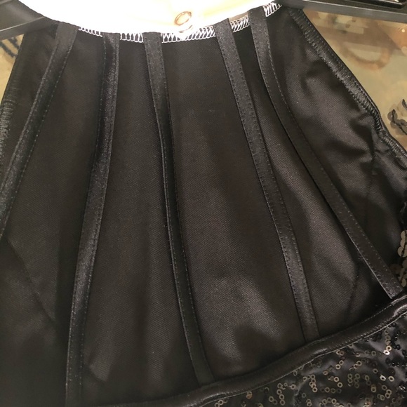 Dance dresses - Picture 3 of 8